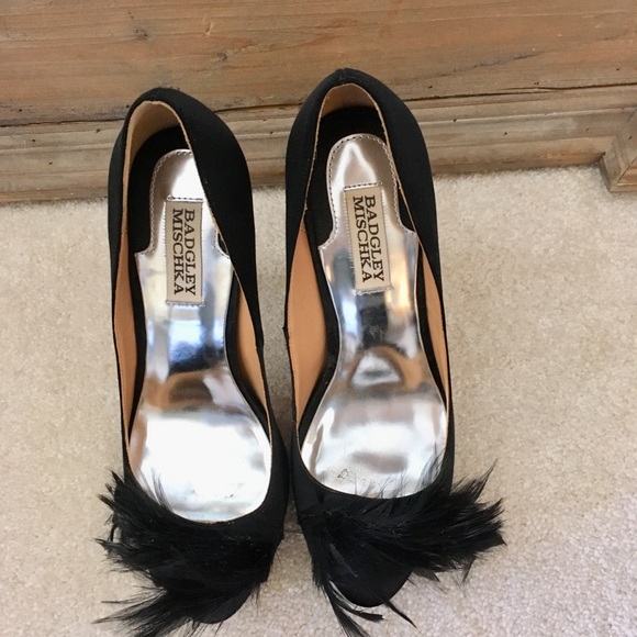 Badgley Mischka black satin peep toe heels - Picture 4 of 4